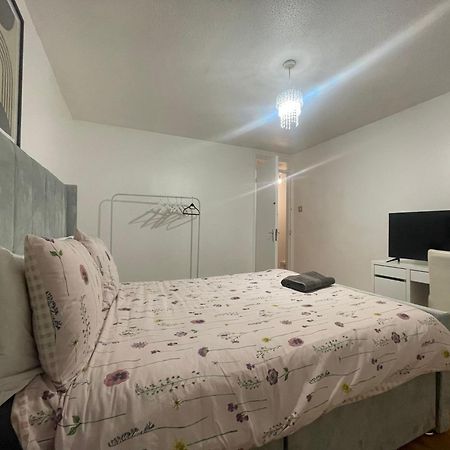 New! 4 Bedroom London House With Garden And Lawn Экстерьер фото