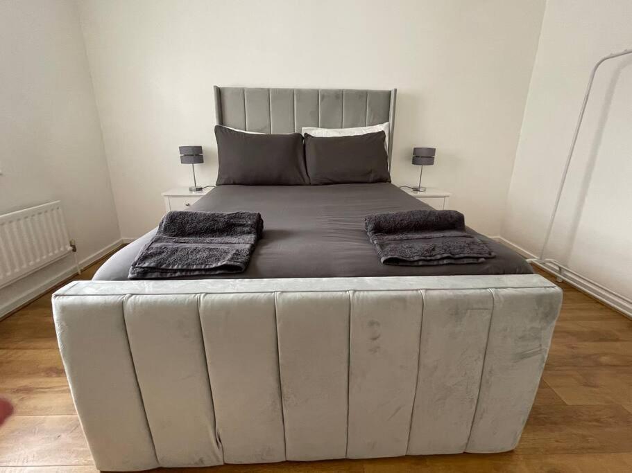 New! 4 Bedroom London House With Garden And Lawn Экстерьер фото