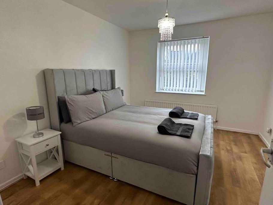 New! 4 Bedroom London House With Garden And Lawn Экстерьер фото