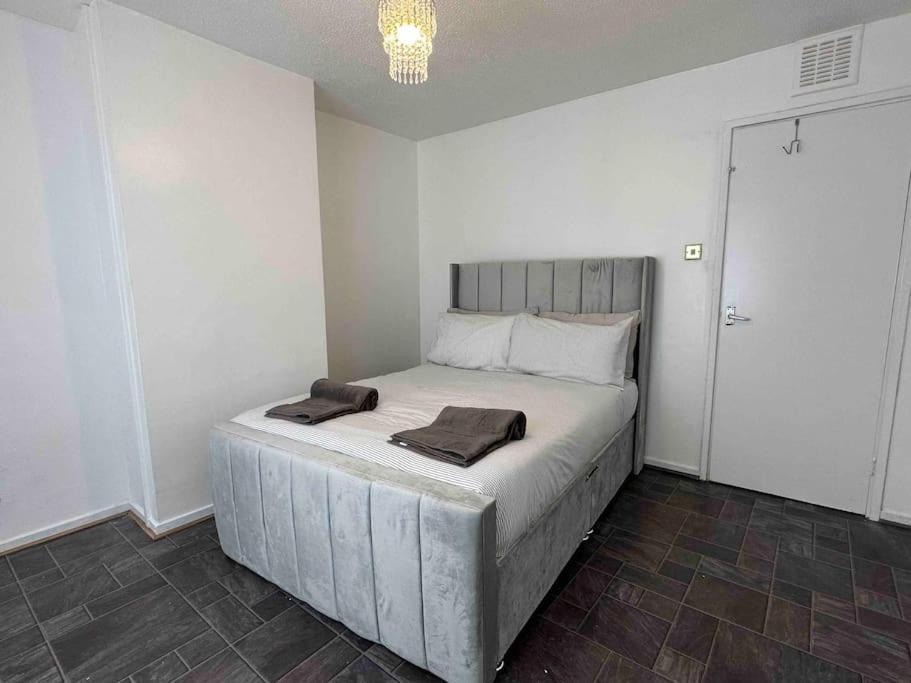 New! 4 Bedroom London House With Garden And Lawn Экстерьер фото