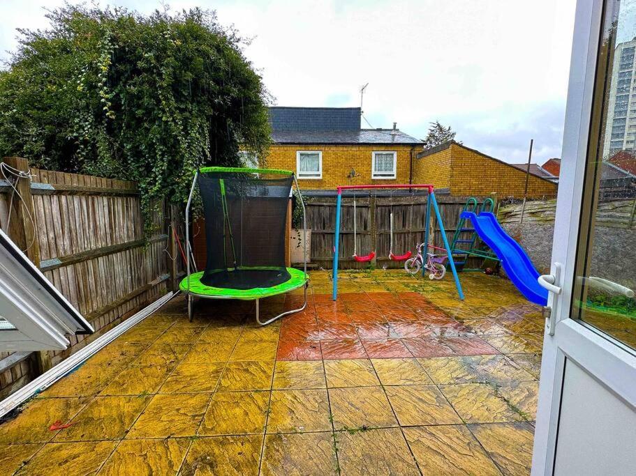 New! 4 Bedroom London House With Garden And Lawn Экстерьер фото